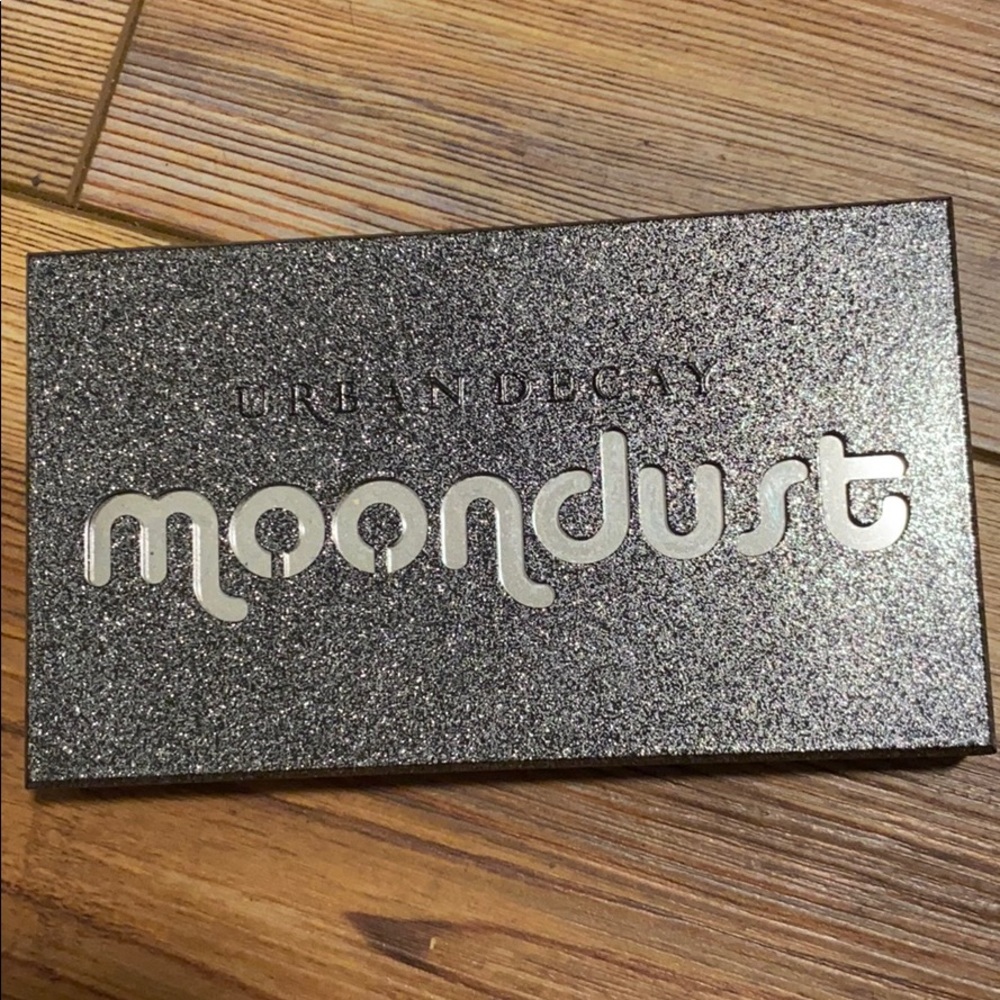 Discontinued urban decay moondust palette